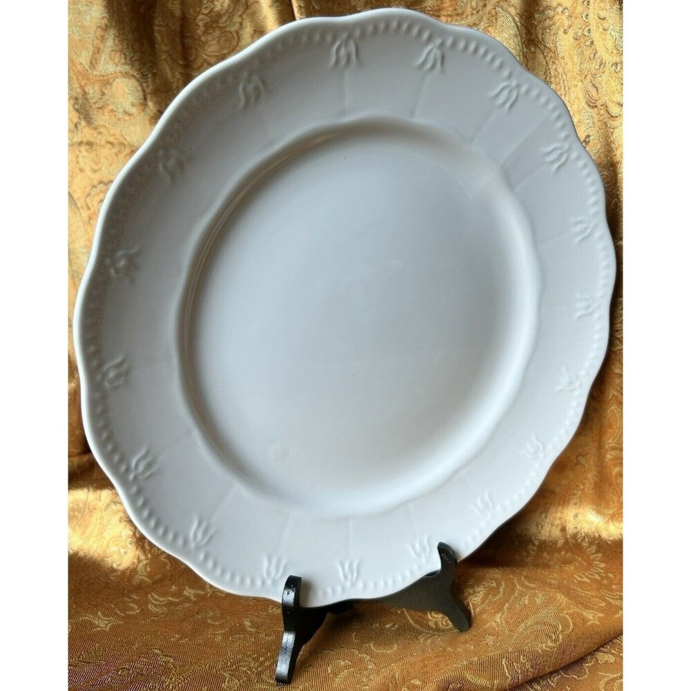 Baum Brothers Formalities Large Platter 12 1/2” x 1 1/2”H White Dots & Tulips